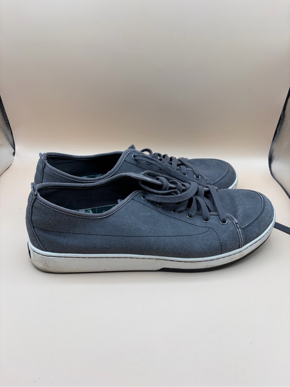 L.L. Bean Men's Size 12 Low-Top Canvas Sneakers - Charcoal
